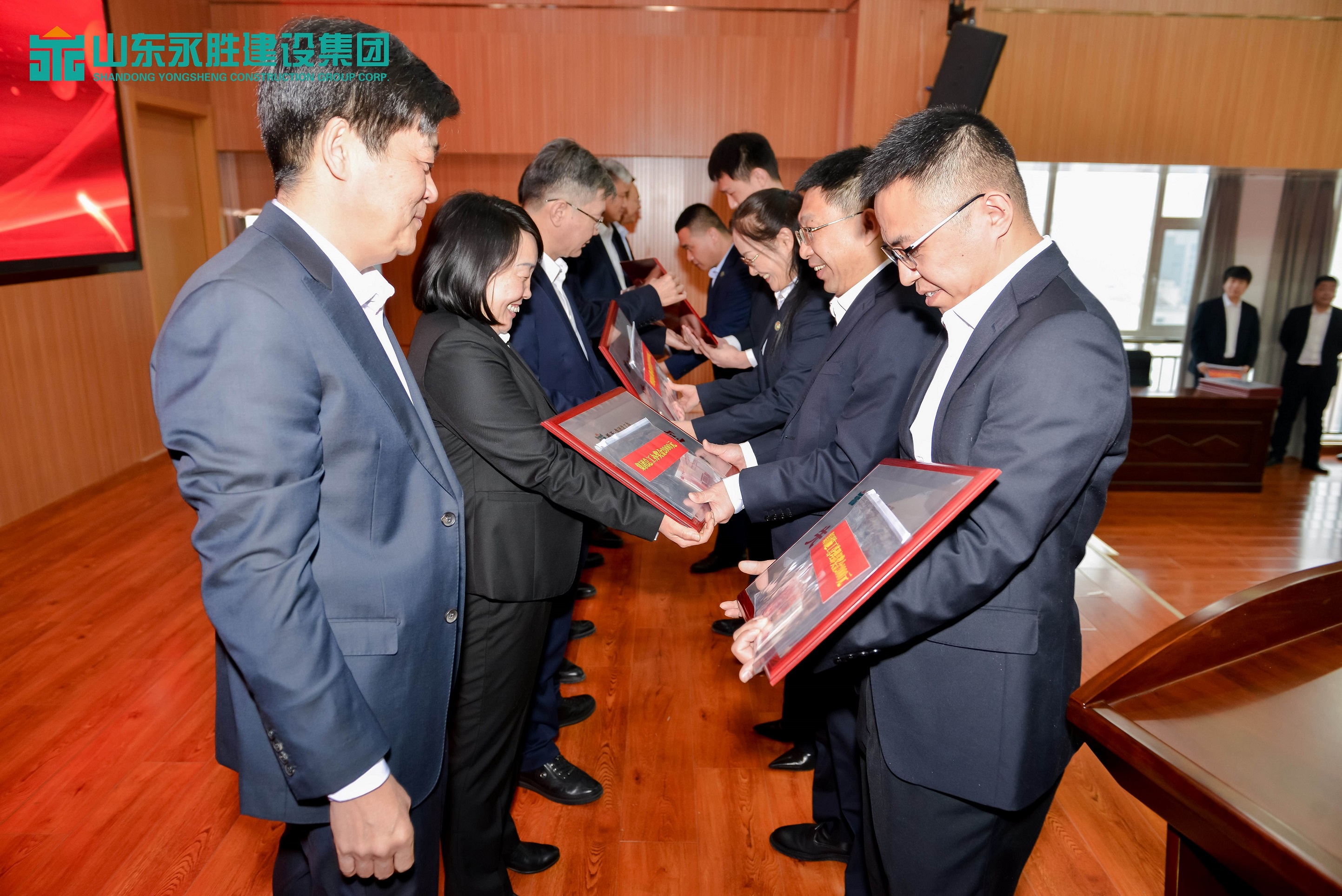 1e7c3b9f1b81432b0b6fc965799ddc74.jpg 4.jpg